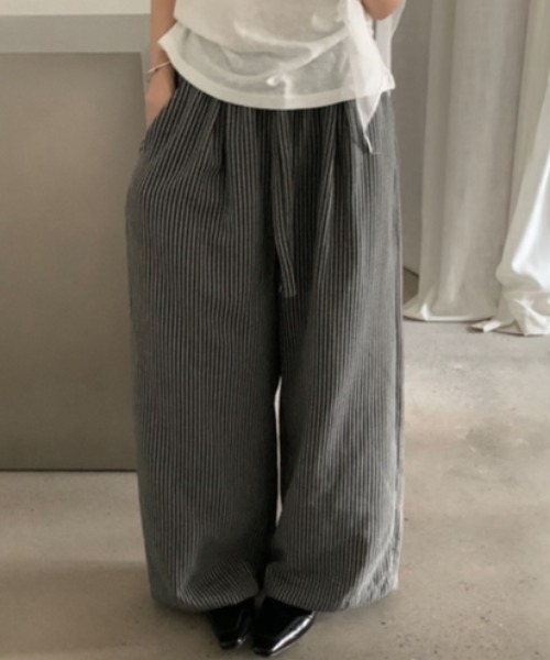 FLINEA(フリネア)の「ハイウエストストライプ柄パンツ(その他パンツ・レディース・ブラック/ネイビー・FREE)」の7枚目の写真