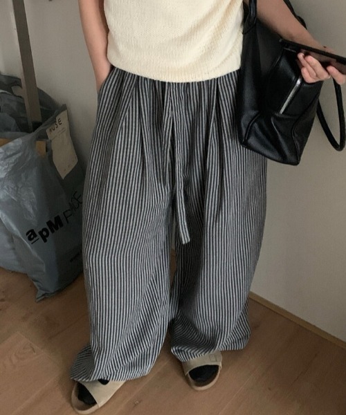FLINEA(フリネア)の「ハイウエストストライプ柄パンツ(その他パンツ・レディース・ブラック/ネイビー・FREE)」の3枚目の写真