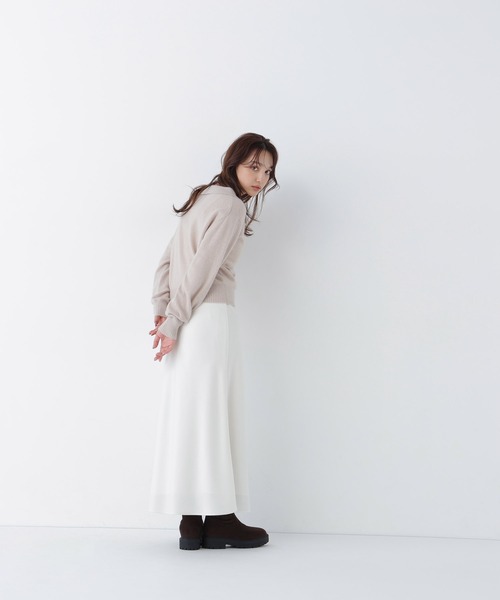 NATURAL BEAUTY BASIC（ナチュラルビューティーベーシック）の「＜ちょうど、いい服＞品よく、ゆるく。スキッパーニット＜EC限定カラー：ライトグリーン＞（ニット/セーター・レディース・イエロー/ベージュ/ボルドー/ライトグリーン/ブラウン・FREE）」の11枚目の写真