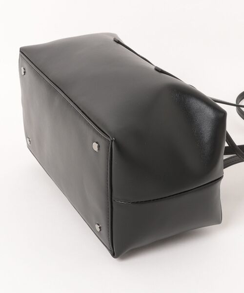 AMOMENTO(アモーメント)の「AMOMENTO SMALL CUBO BAG(ショルダーバッグ・レディース・ブラック・FREE)」の3枚目の写真