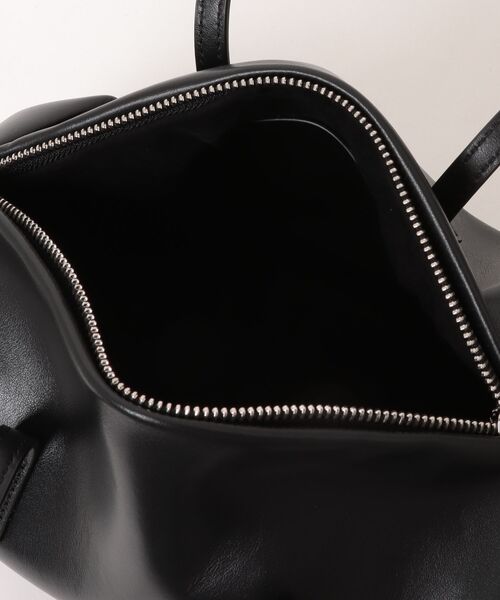 AMOMENTO(アモーメント)の「AMOMENTO SMALL CUBO BAG(ショルダーバッグ・レディース・ブラック・FREE)」の4枚目の写真