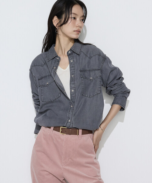 COMME CA Wardrobe(コムサワードローブ)の「ソフトデニム ウエスタン調デニムシャツ(シャツ/ブラウス・レディース・ブラック/ネイビー・FREE)」の2枚目の写真