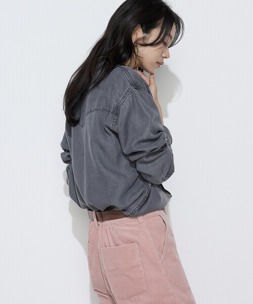 COMME CA Wardrobe(コムサワードローブ)の「ソフトデニム ウエスタン調デニムシャツ(シャツ/ブラウス・レディース・ブラック/ネイビー・FREE)」の19枚目の写真