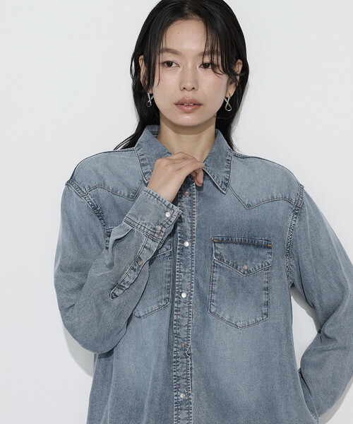 COMME CA Wardrobe(コムサワードローブ)の「ソフトデニム ウエスタン調デニムシャツ(シャツ/ブラウス・レディース・ブラック/ネイビー・FREE)」の22枚目の写真
