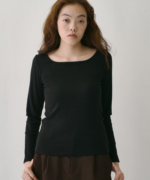 COLONY 2139(コロニートゥーワンスリーナイン)の「秋服 / スクエアネックリブロングスリーブプルオーバー(Tシャツ/カットソー・レディース・グレー/ホワイト/ブラック・SMALL/MEDIUM/LARGE)」の2枚目の写真