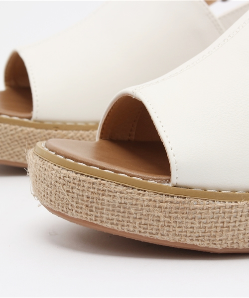 earth music&ecology(アースミュージックアンドエコロジー)の「厚底ラミー巻きサンダル(サンダル・レディース・キャメル/オフホワイト/ブラック・23cm/24cm/24.5cm/23.5cm/22.5cm)」の7枚目の写真