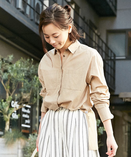 The Virgnia(ザ ヴァージニア)の「アルガンオイルロングカフスビッグシャツ(シャツ/ブラウス・レディース・オフホワイト/ブルー/ベージュ・FREE)」の2枚目の写真