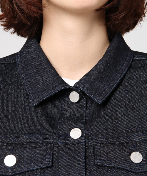 JILL by JILL STUART(ジルバイジルスチュアート)の「【Ray 5月号掲載】【美人百花 4月号掲載】STANDARD DENIM COLLAR(デニムジャケット・レディース・ネイビー/ブルー・MEDIUM/SMALL)」の6枚目の写真