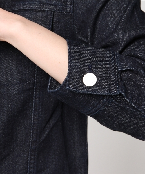 JILL by JILL STUART(ジルバイジルスチュアート)の「【Ray 5月号掲載】【美人百花 4月号掲載】STANDARD DENIM COLLAR(デニムジャケット・レディース・ネイビー/ブルー・MEDIUM/SMALL)」の7枚目の写真