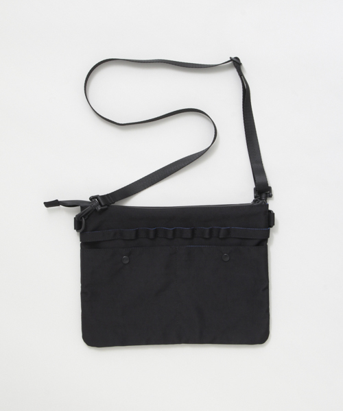 anello(アネロ)の「anello×WORK NOT WORK 別注ナイロンツイルサコッシュ(ショルダーバッグ・メンズ・ブラック/オレンジ/ブルー系その他・FREE)」の4枚目の写真