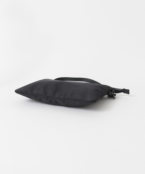 anello(アネロ)の「anello×WORK NOT WORK 別注ナイロンツイルサコッシュ(ショルダーバッグ・メンズ・ブラック/オレンジ/ブルー系その他・FREE)」の5枚目の写真