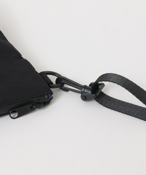 anello(アネロ)の「anello×WORK NOT WORK 別注ナイロンツイルサコッシュ(ショルダーバッグ・メンズ・ブラック/オレンジ/ブルー系その他・FREE)」の7枚目の写真