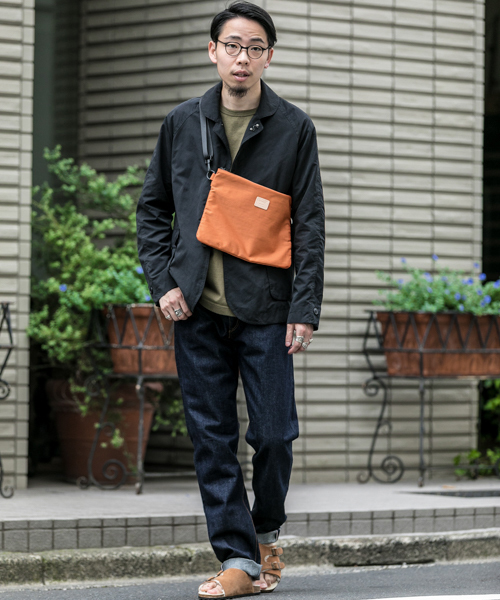 anello(アネロ)の「anello×WORK NOT WORK 別注ナイロンツイルサコッシュ(ショルダーバッグ・メンズ・ブラック/オレンジ/ブルー系その他・FREE)」の16枚目の写真