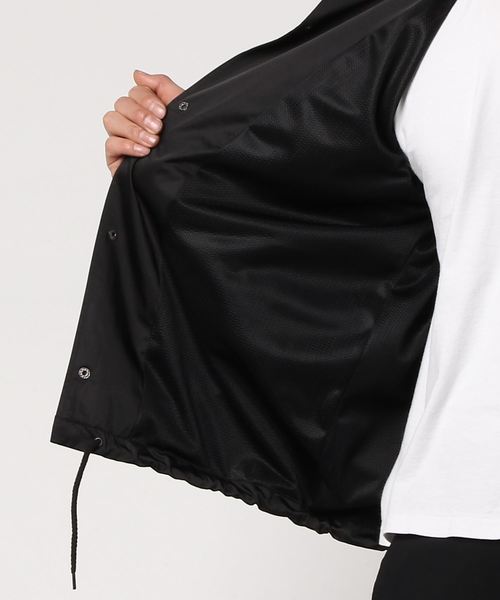 VENCEEXCHANGE(ヴァンスエクスチェンジ)の「ポリメモリービッグロゴコーチジャケット(ブルゾン・メンズ・オリーブ/ブラック・MEDIUM/LARGE)」の6枚目の写真