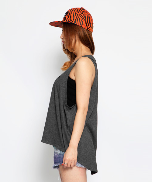 X-girl(エックスガール)の「BASIC BIG TANK TOP(タンクトップ・レディース・ホワイト/ブラック/チャコールグレー/ピンク・1/2)」の5枚目の写真