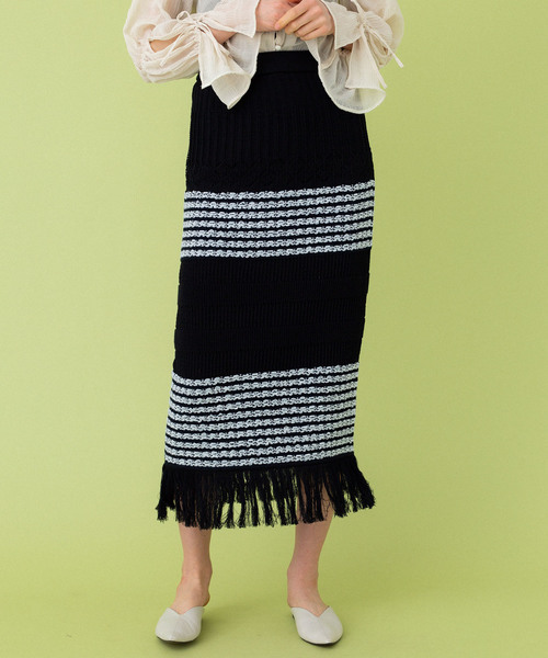 UNITED TOKYO（ユナイテッドトウキョウ）の「クロシェニットスカート（スカート・レディース・レッド/ブラック・1）」の14枚目の写真