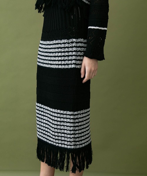 UNITED TOKYO（ユナイテッドトウキョウ）の「クロシェニットスカート（スカート・レディース・レッド/ブラック・1）」の5枚目の写真