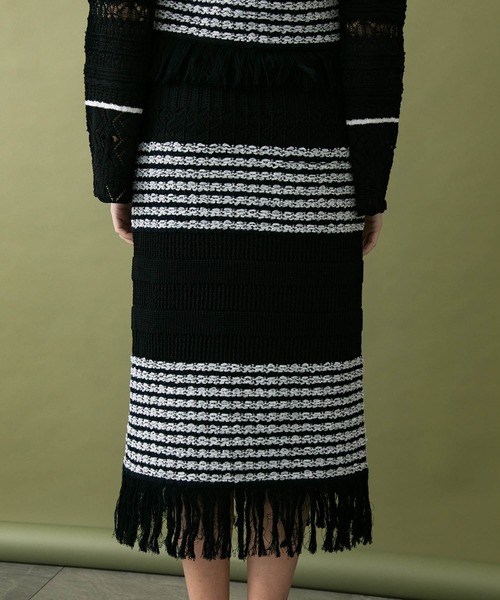 UNITED TOKYO（ユナイテッドトウキョウ）の「クロシェニットスカート（スカート・レディース・レッド/ブラック・1）」の4枚目の写真