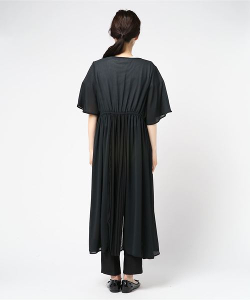 rps（アールピーエス）の「BACKプリーツ前開きワンピース（ワンピース・レディース・オフホワイト/ブラック/モカ・M）」の5枚目の写真
