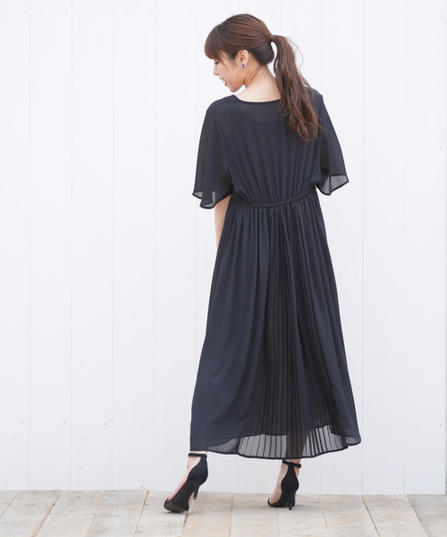 rps（アールピーエス）の「BACKプリーツ前開きワンピース（ワンピース・レディース・オフホワイト/ブラック/モカ・M）」の14枚目の写真