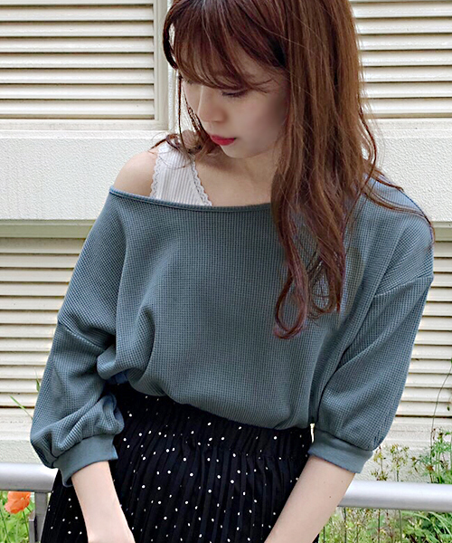 apres jour（アプレジュール）の「2WAYワッフル袖ボリュームトップス【ZOZOTOWN限定アイテム】（Tシャツ/カットソー・レディース・ブラック/ベージュ/オフホワイト/ブルー/ホワイト系その他/ピンク系その他/スモークピンク・フリー）」の5枚目の写真