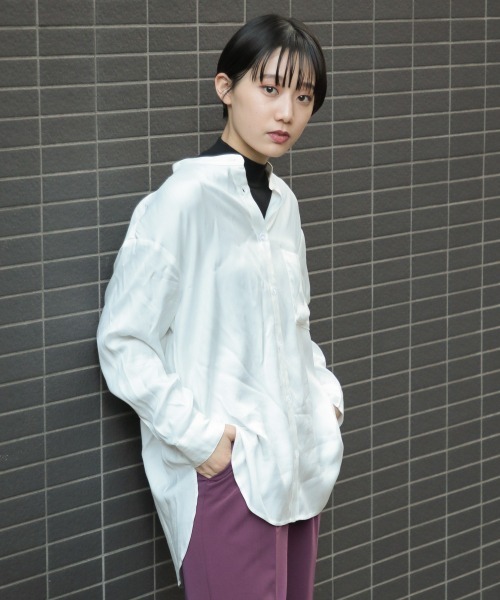 PAGEBOY（ページボーイ）の「バンドカラールーズシャツ（シャツ/ブラウス・レディース・ブラック/オフホワイト/ライトグリーン・FREE）」の2枚目の写真