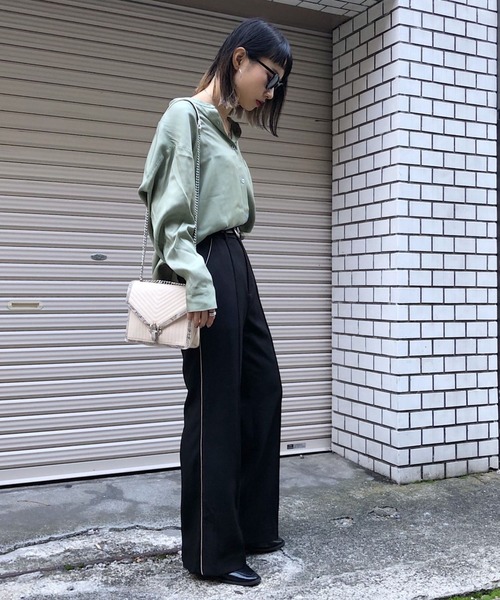 PAGEBOY（ページボーイ）の「バンドカラールーズシャツ（シャツ/ブラウス・レディース・ブラック/オフホワイト/ライトグリーン・FREE）」の16枚目の写真