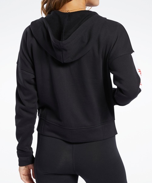 Reebok(リーボック)の「トレーニング エッセンシャルズ リニア ロゴ フーディー / Training Essentials Linear Logo Hoodie(パーカー・レディース・ホワイト/ブラック・SMALL/MEDIUM/LARGE/X-LARGE)」の3枚目の写真