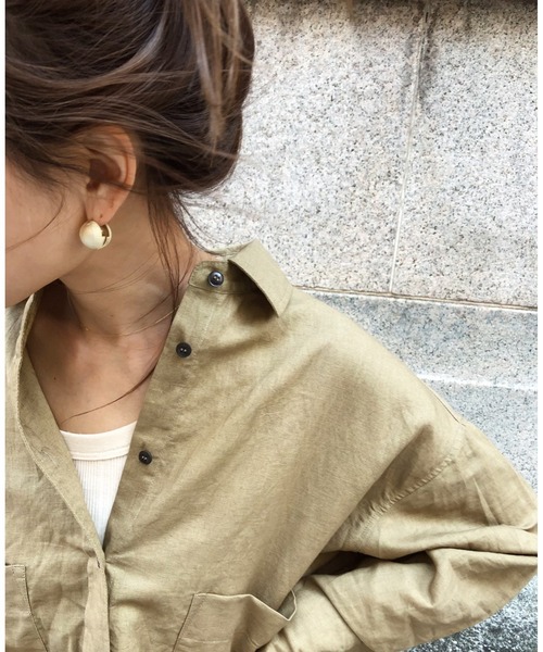 ulu（ウル）の「Circle ball pierce（mat type)（ピアス（両耳用）・レディース・ゴールド・ONESIZE）」の3枚目の写真