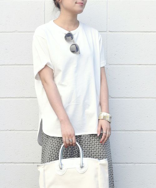 SHIPS any(シップス エニィ)の「SHIPS any:ラウンドヘムハーフスリーブTEE◇(Tシャツ/カットソー・レディース・ホワイト/ブラック/パープル・ONE SIZE)」の1枚目の写真