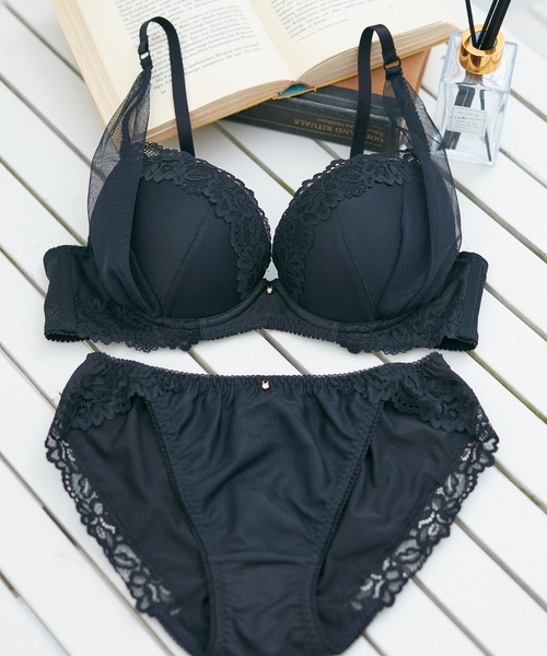 B～Fカップ／上下セット 繊細なレースとサイドのチュールネット