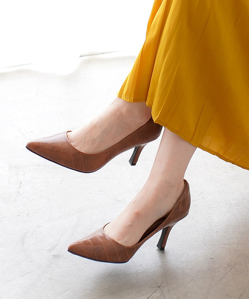 AmiAmi（アミアミ）の「8.5㎝ヒール美脚ポインテッドトゥパンプス（パンプス・レディース・ブラック/ライトグレー/シルバーグレー/シルバー/ブラック系その他/ブラック系その他2/ベージュ系その他/グレイッシュベージュ/ベージュ系その他2/ベージュ系その他3/ライトベージュ/ピンクベージュ/ブラック系その他3/グレイッシュブルー/キャメル/モスグリーン/パイソン/ベージュ系その他4/シルバー系その他/ベージュ/ベージュ系その他5・LL/L/S/SS/M/3S/4S）」の17枚目の写真