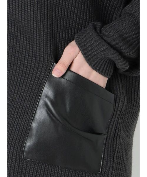 GYDA（ジェイダ）の「ECOレザーポケットニット TOPS（ニット/セーター・レディース・チャコールグレー/ベージュ/オフホワイト・FREE）」の17枚目の写真