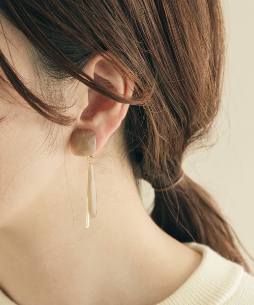 SMELLY（スメリー）の「カラーパーツコンビイヤリング（イヤリング・レディース・ベージュ/オレンジ・-）」の2枚目の写真