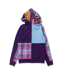 A BATHING APE（アベイシングエイプ）の「BAPE CHECK SHARK FULL ZIP