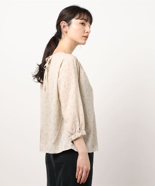 ehka sopo（エヘカソポ）の「花柄Vネックブラウス（シャツ/ブラウス・レディース・イエロー/グリーン/ブラック/ベージュ・ﾌﾘ-）」の6枚目の写真