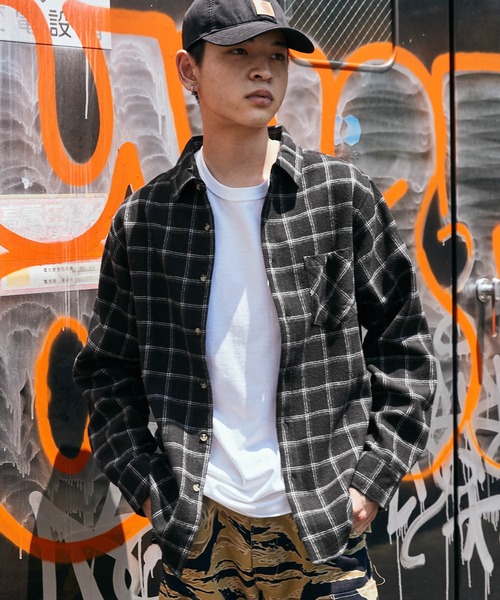 BASQUE magenta（バスクマゼンタ）の「オーバーサイズ フリースボンディング チェック柄 L/S ヘビーネルシャツ（シャツ/ブラウス・メンズ・ブラック/ベージュ/ネイビー/ブラウン/グレー・M/L）」の2枚目の写真