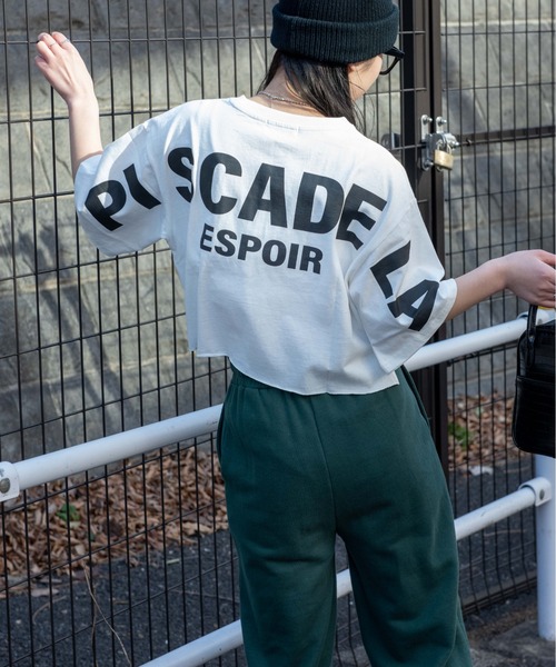 WEGO（ウィゴー）の「WEGO/グラフィックショートT（Tシャツ/カットソー・レディース・ホワイト/オフホワイト/サックスブルー/その他1/アニマル/スミクロ/ダークグリーン/その他6/イエロー/その他2/その他4/その他3/ホワイト系その他/マルチ/グリーン/オートミール/その他9/その他7/ネイビー/ブラック/その他8/その他5/ベージュ系その他5/その他10・FREE）」の2枚目の写真