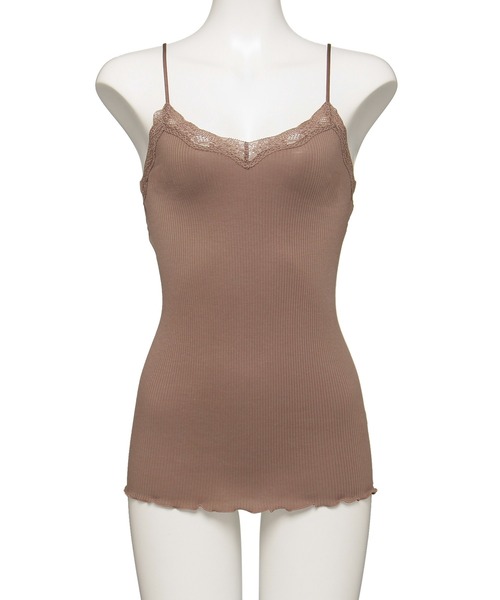 Chut！ INTIMATES（シュットインティメイツ）の「【綿70％ シルク30％】コットンシルク キャミソール (C165)（その他アンダーウェア/インナー・レディース・チャコールグレー/ライトグレー/ブラック/ダークブラウン/カーキ/ピンクベージュ/ライトベージュ/モーブ系/ライトブルーグレー/パープル・L/M）」の5枚目の写真