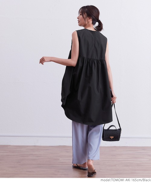 coca(coca)(コカ)の「テールカットギャザーブラウス(シャツ/ブラウス・レディース・ホワイト/ブラック・ONE SIZE)」の4枚目の写真