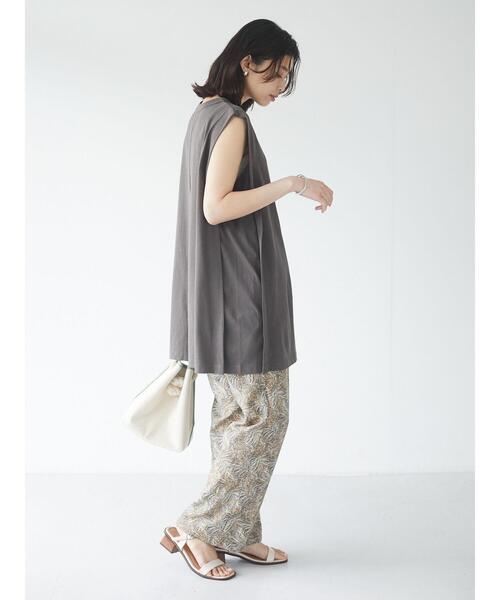 Sugar spoon（シュガースプーン）の「・SUGAR SPOON ボックスノースリチュニック＊（Tシャツ/カットソー・レディース・チャコールグレー/ブルー/アイボリー/モカ・FREE）」の10枚目の写真