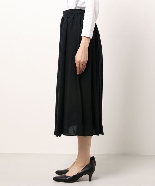 MEW'S REFINED CLOTHES（ミューズリファインドクローズ）の「美シルエットギャザーフレアスカート（スカート・レディース・ホワイト/ブラック/ブラウン系その他・MEDIUM）」の5枚目の写真