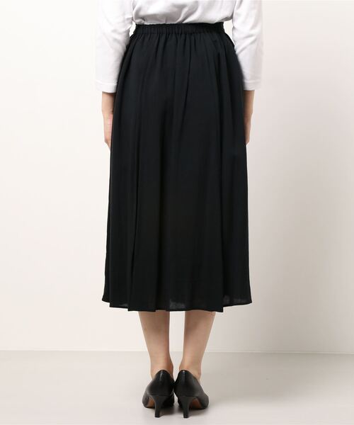 MEW'S REFINED CLOTHES（ミューズリファインドクローズ）の「美シルエットギャザーフレアスカート（スカート・レディース・ホワイト/ブラック/ブラウン系その他・MEDIUM）」の4枚目の写真