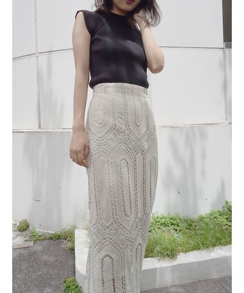 MERCURYDUO（マーキュリーデュオ）の「スカーフ付ノースリーブバックシャンニット（ニット/セーター・レディース・オフホワイト/ブラック/ブルー/ベージュ・FREE）」の6枚目の写真