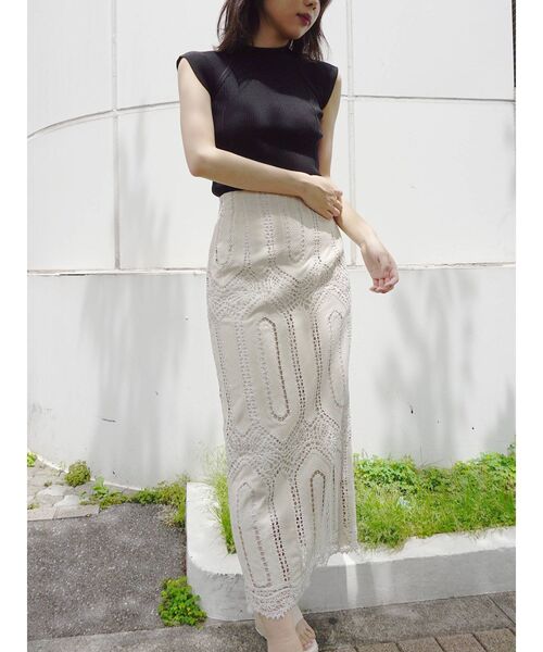 MERCURYDUO（マーキュリーデュオ）の「スカーフ付ノースリーブバックシャンニット（ニット/セーター・レディース・オフホワイト/ブラック/ブルー/ベージュ・FREE）」の12枚目の写真