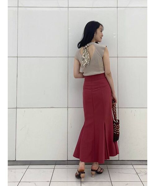 MERCURYDUO（マーキュリーデュオ）の「スカーフ付ノースリーブバックシャンニット（ニット/セーター・レディース・オフホワイト/ブラック/ブルー/ベージュ・FREE）」の22枚目の写真