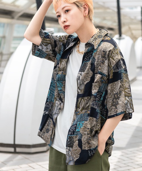 kutir（クティール）の「レギュラー半袖柄シャツ（シャツ/ブラウス・レディース・ブラック/ネイビー/オフホワイト/グリーン/その他・FREE）」の19枚目の写真