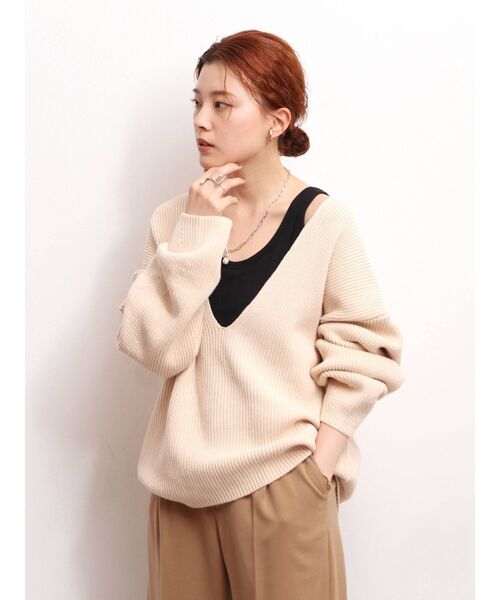 Ungrid（アングリッド）の「デザインＶネックニット（ニット/セーター・レディース・ブラック/オフホワイト/ブラウン・FREE）」の6枚目の写真