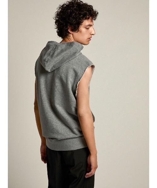 GOLDEN GOOSE（ゴールデングース）の「GOLDEN GOOSE sleeveless hoodie Game EDT Capsule Collection in gray melange（パーカー・メンズ・グレー系その他・SMALL/MEDIUM/X-LARGE/X-SMALL/LARGE）」の4枚目の写真
