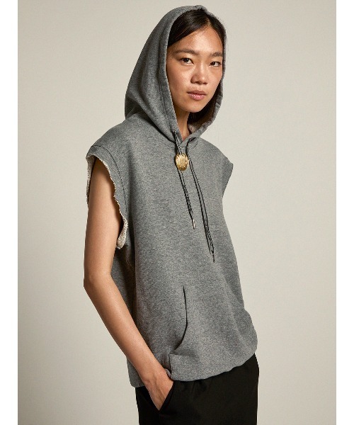 GOLDEN GOOSE（ゴールデングース）の「GOLDEN GOOSE sleeveless hoodie Game EDT Capsule Collection in gray melange（パーカー・メンズ・グレー系その他・SMALL/MEDIUM/X-LARGE/X-SMALL/LARGE）」の3枚目の写真